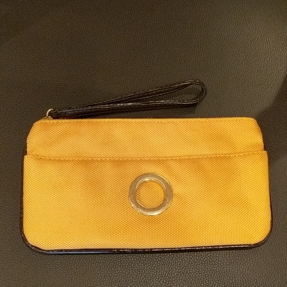 Travel wristlet